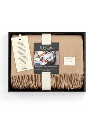 Demdaco Camel Giving Wrap